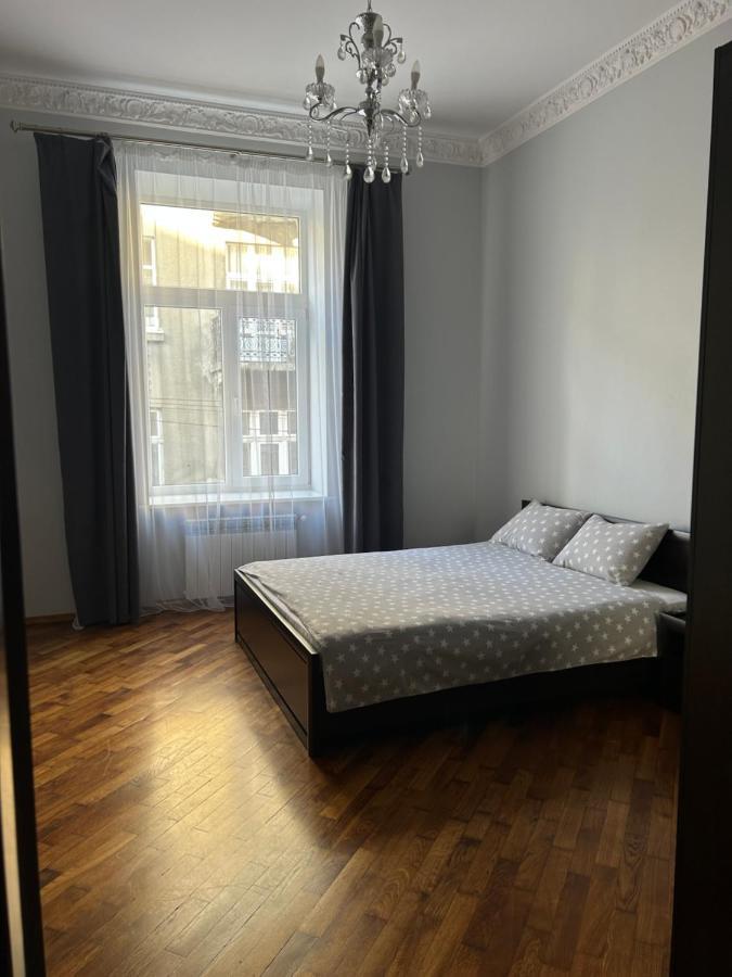 Apartment On Centre Lviv Ngoại thất bức ảnh