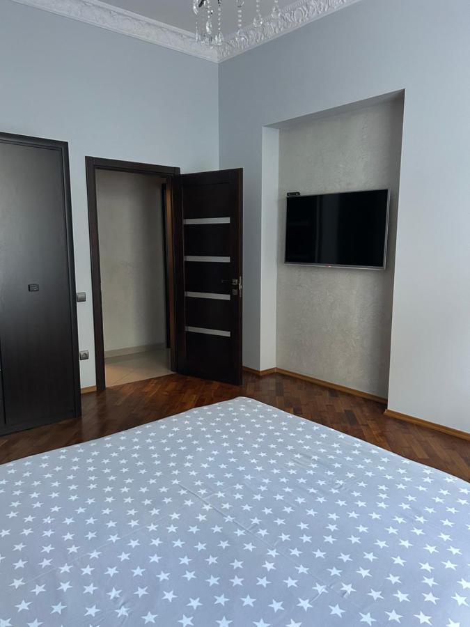 Apartment On Centre Lviv Ngoại thất bức ảnh