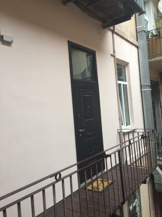 Apartment On Centre Lviv Ngoại thất bức ảnh
